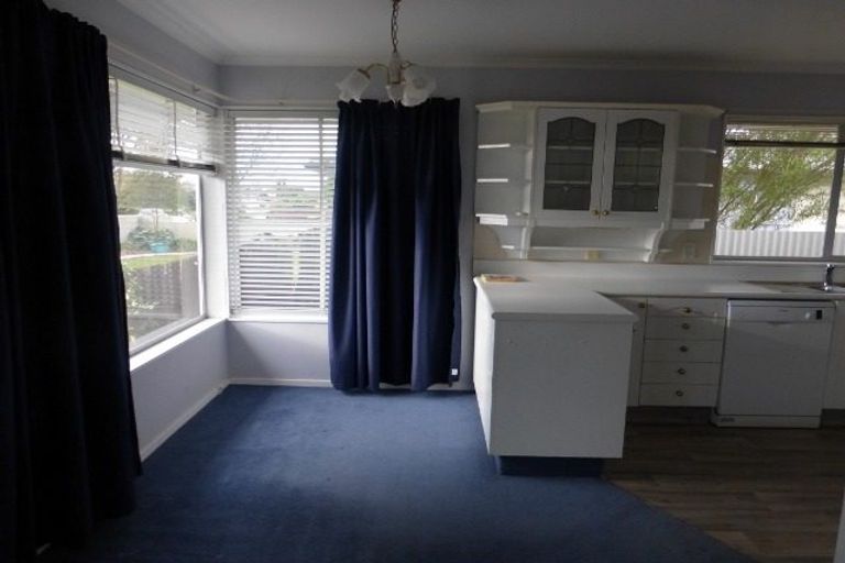 Photo of property in 60 Denise Crescent, Hornby, Christchurch, 8042