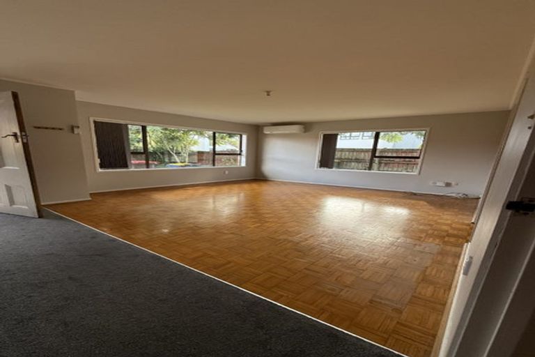 Photo of property in 2/14 Ti Nana Crescent, Henderson, Auckland, 0610