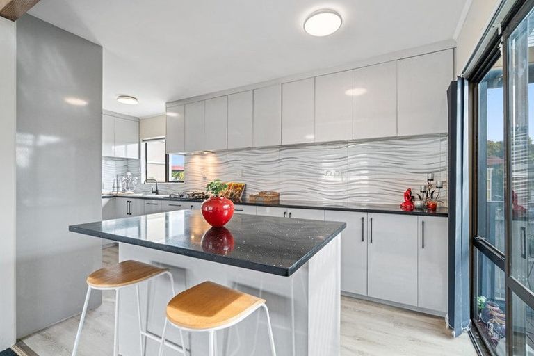 Photo of property in 2/24 Norrie Smith Avenue, Flat Bush, Auckland, 2023