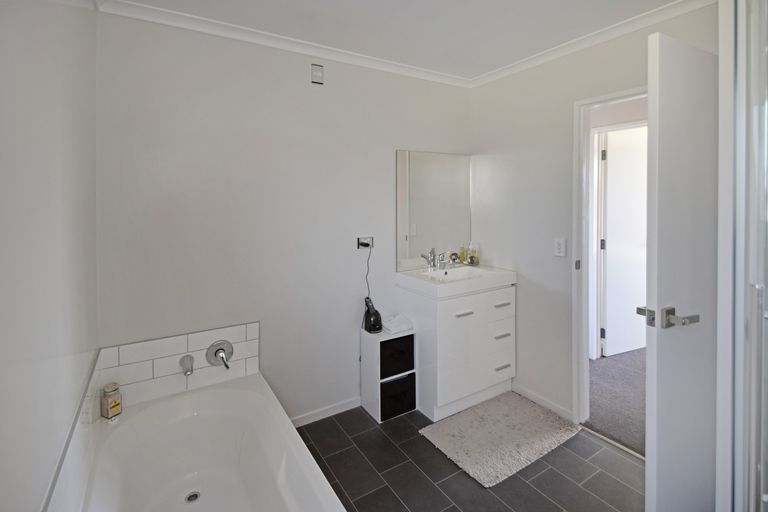 Photo of property in 73 Irishman Drive, Twizel, 7901