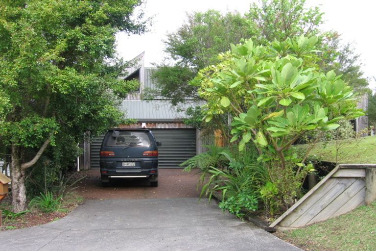 Photo of property in 24 Marae Road, Greenhithe, Auckland, 0632