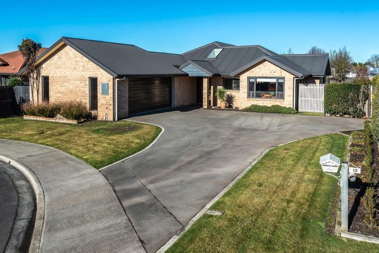 Photo of property in 13 Aintree Place, Rangiora, 7400