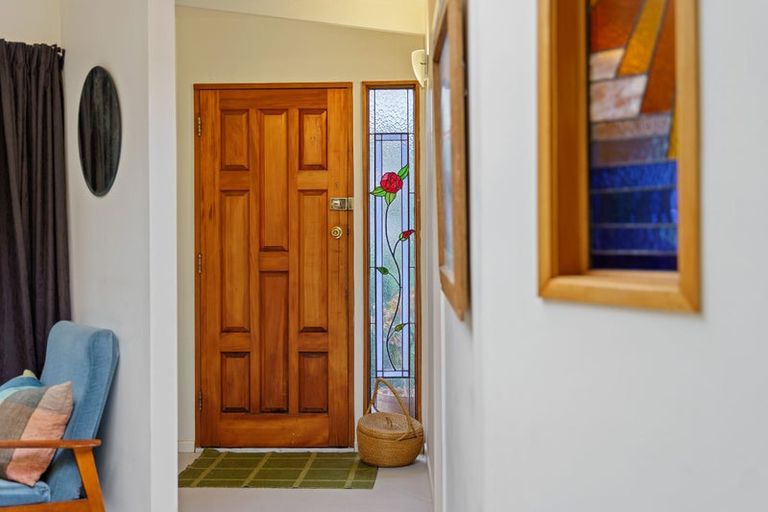 Photo of property in 52 Forest Road, Raumati South, Paraparaumu, 5032