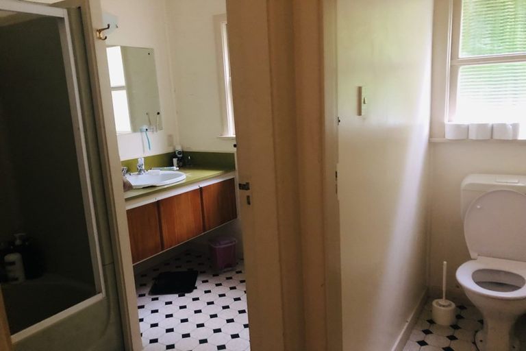 Photo of property in 1/442 Evans Bay Parade, Hataitai, Wellington, 6021