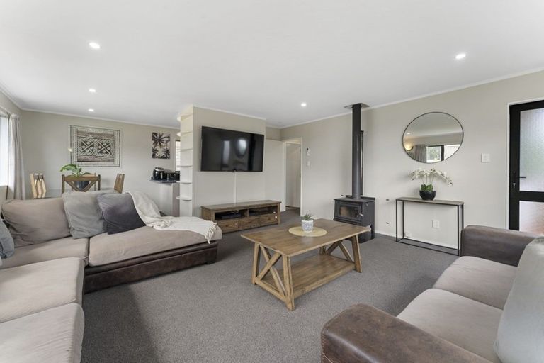 Photo of property in 36 Northumberland Street, Cannons Creek, Porirua, 5024