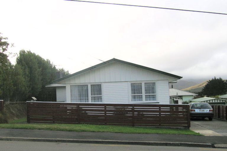 Photo of property in 25 Beazley Avenue, Paparangi, Wellington, 6037