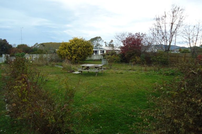 Photo of property in 22 Timaru Road, Waimate, 7924