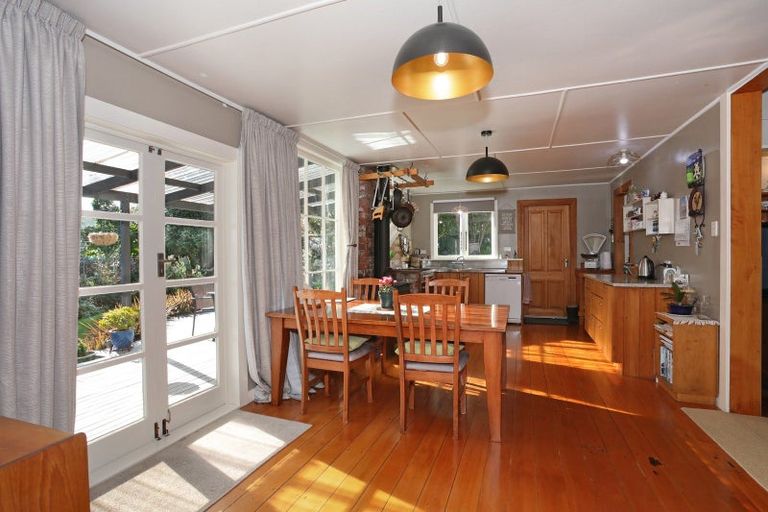 Photo of property in 6 Edwards Street, Kimbolton, Feilding, 4777