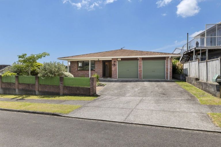Photo of property in 8 La Salle Drive, Westown, New Plymouth, 4310