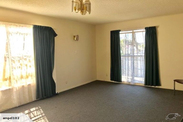 Photo of property in 1 Kerr Grove, Johnsonville, Wellington, 6037