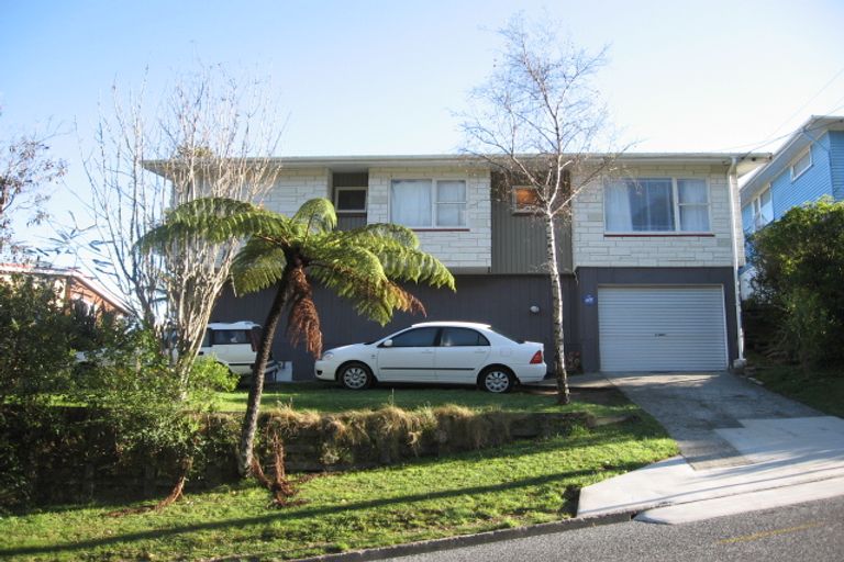 Photo of property in 13 Manor Drive, Stokes Valley, Lower Hutt, 5019