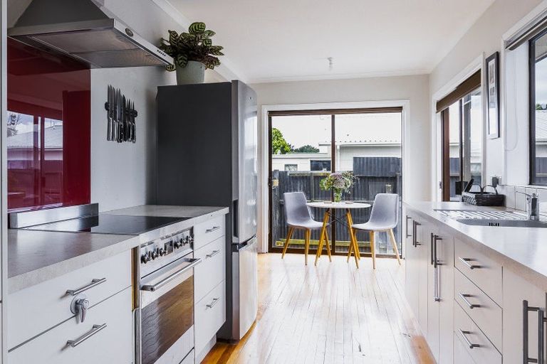 Photo of property in 27 Clarence Cox Crescent, Pirimai, Napier, 4112