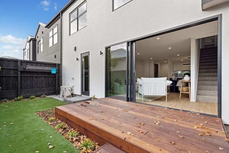 Photo of property in 2/12 Tabart Street, Woolston, Christchurch, 8023
