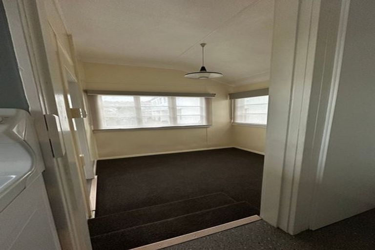 Photo of property in 2 Moorefield Road, Johnsonville, Wellington, 6037