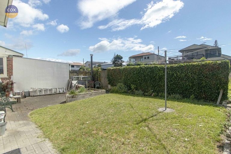 Photo of property in 19 Pukeko Place, Westshore, Napier, 4110