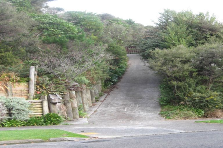 Photo of property in 51 Lowry Crescent, Stokes Valley, Lower Hutt, 5019