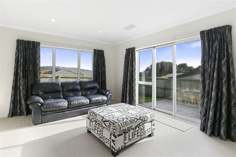 Photo of property in 254 Mark Avenue, Grenada Village, Wellington, 6037