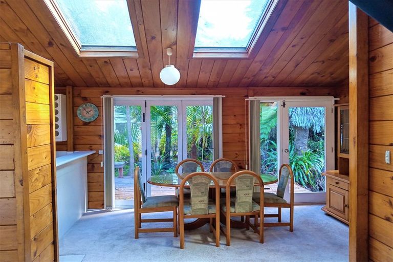 Photo of property in 502 Beach Road, Murrays Bay, Auckland, 0630