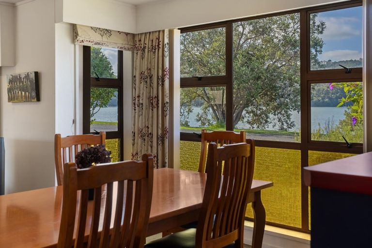 Photo of property in 27 Robinson Road, Whitianga, 3510