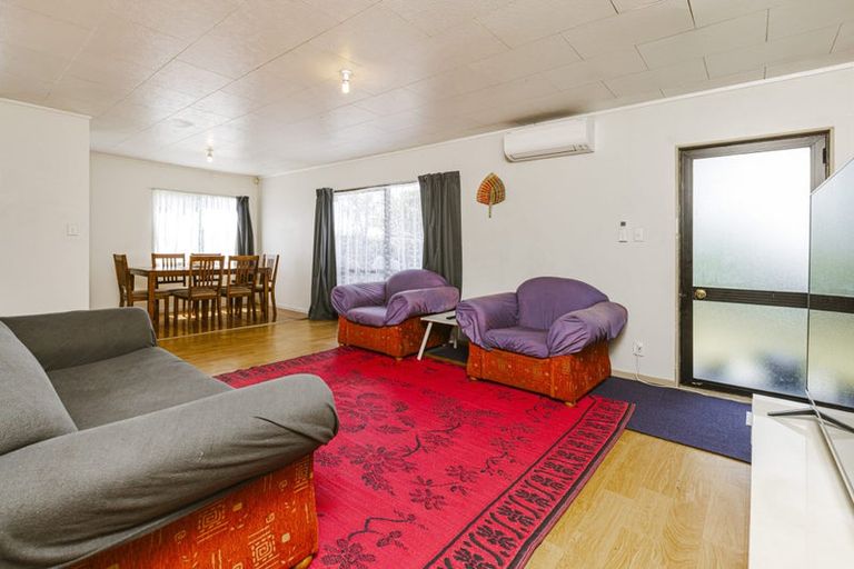 Photo of property in 1/22 Barneys Farm Road, Clendon Park, Auckland, 2103