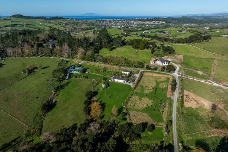 Photo of property in 114 Echo Valley Road, Mangawhai, Kaiwaka, 0573