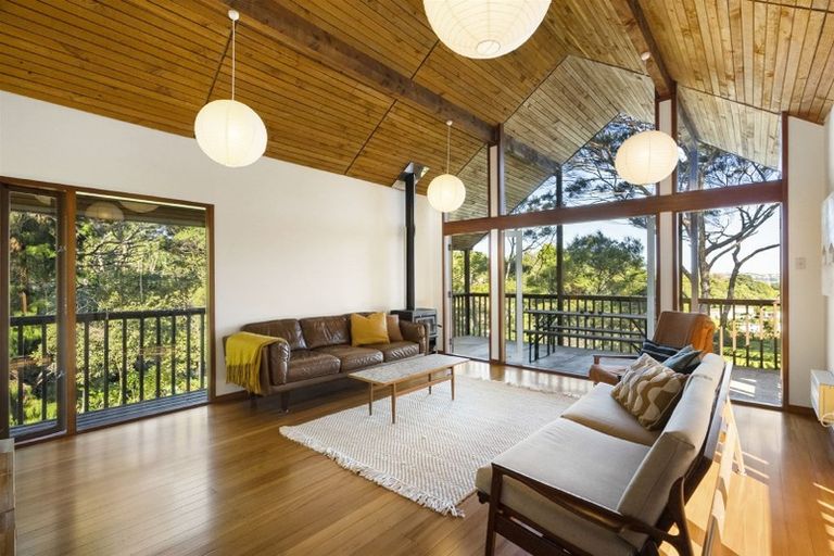 Photo of property in 16 Wilding Avenue, Northcote Point, Auckland, 0627