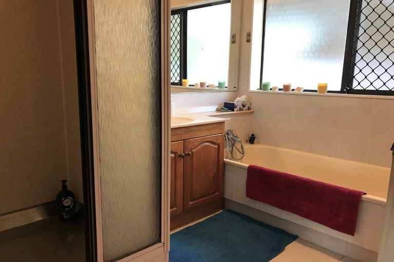 Photo of property in 27 Summermist Drive, Northpark, Auckland, 2013