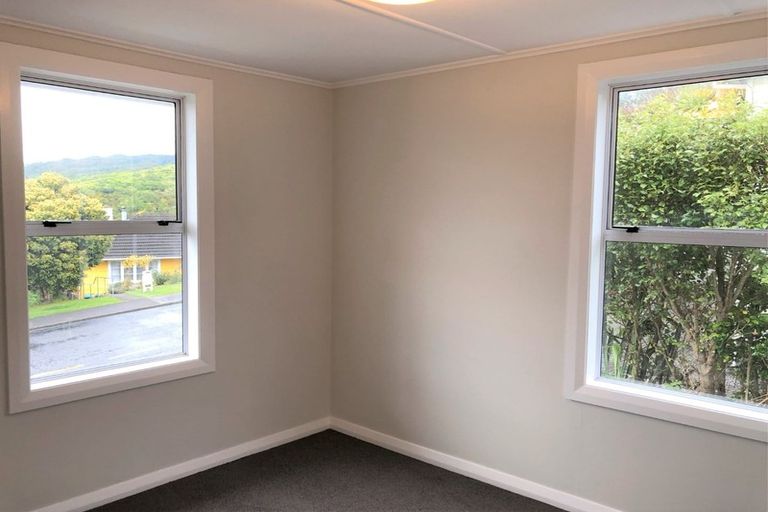 Photo of property in 12 Hiwi Crescent, Titahi Bay, Porirua, 5022