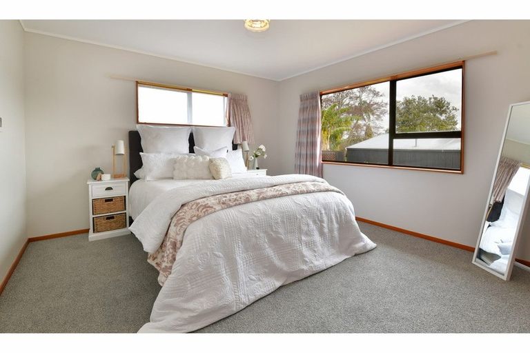 Photo of property in 2/208 Centreway Road, Orewa, 0931