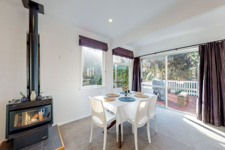 Photo of property in 20 Larsen Crescent, Tawa, Wellington, 5028