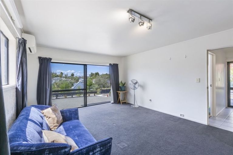 Photo of property in 21 Springtime Crescent, Stanmore Bay, Whangaparaoa, 0932
