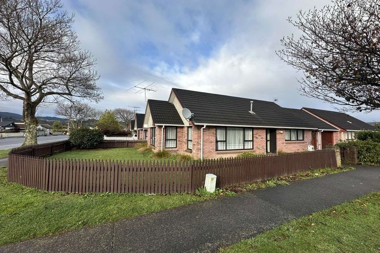 Photo of property in 52 Mcparland Street, Ebdentown, Upper Hutt, 5018