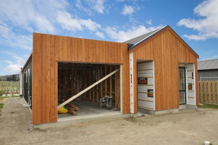 Photo of property in 40 Obelisk Street, Wanaka, 9305