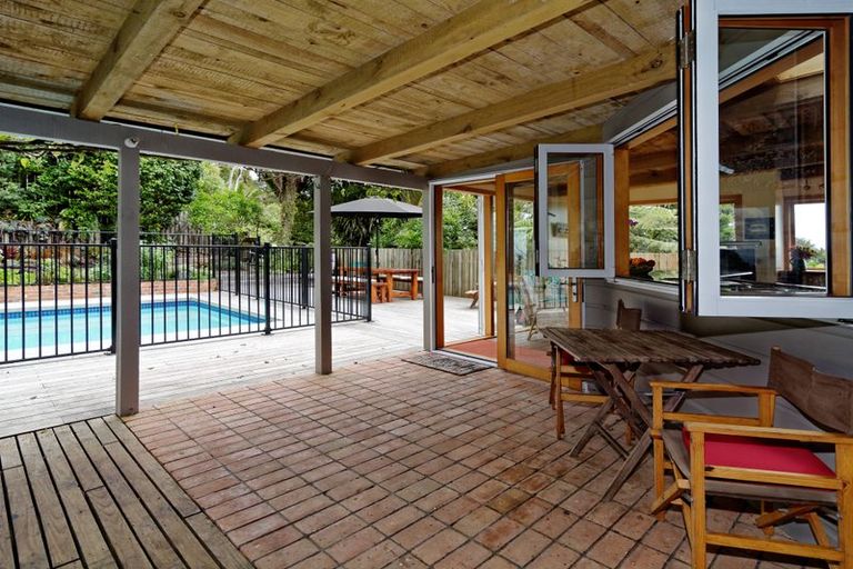 Photo of property in 10 Kohu Road, Titirangi, Auckland, 0604