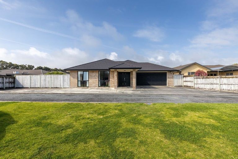 Photo of property in 25c Dolphin Parade, Bell Block, New Plymouth, 4312