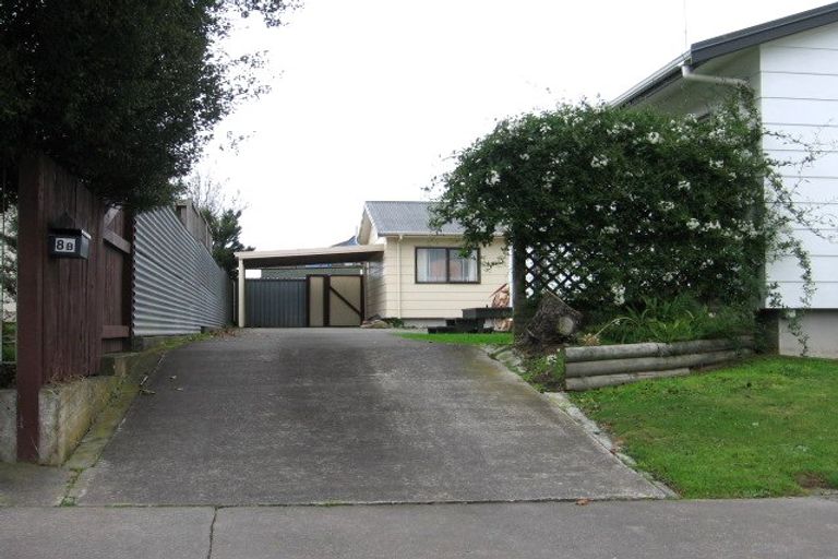 Photo of property in 8b Peter Hall Drive, Kelvin Grove, Palmerston North, 4414