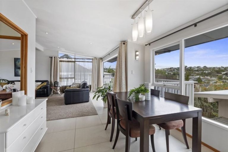 Photo of property in 1/51 East Coast Road, Milford, Auckland, 0620