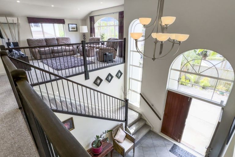 Photo of property in 70 Saddleback Rise, Murrays Bay, Auckland, 0630