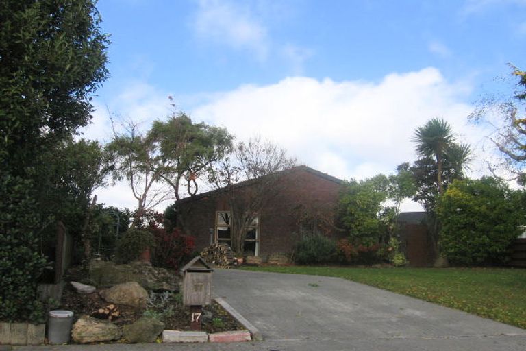 Photo of property in 17 Westhaven Grove, Takaro, Palmerston North, 4412