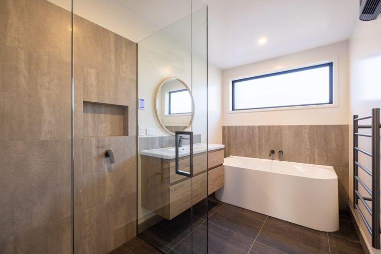 Photo of property in 26 Pounamu Avenue, Albert Town, Wanaka, 9305