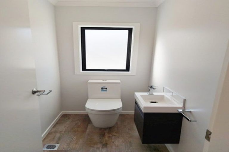 Photo of property in 10 Raeble Walkington Lane, Wallaceville, Upper Hutt, 5018