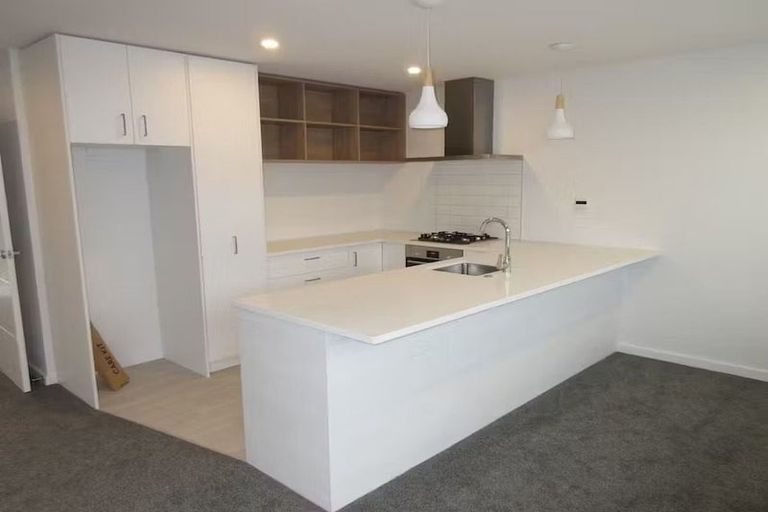 Photo of property in 2 Parekareka Lane, Kenepuru, Porirua, 5022