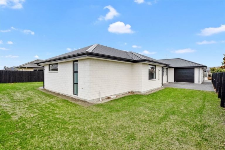 Photo of property in 16 Koura Drive, Rangiora, 7400