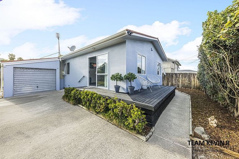 Photo of property in 2/76 Mcannalley Street, Manurewa East, Auckland, 2102