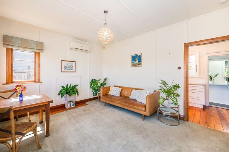 Photo of property in 169 Wellington Road, Paekakariki, 5034