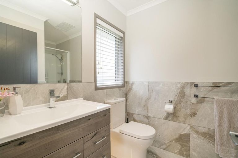 Photo of property in 2 Oscar Place, Whitianga, 3510