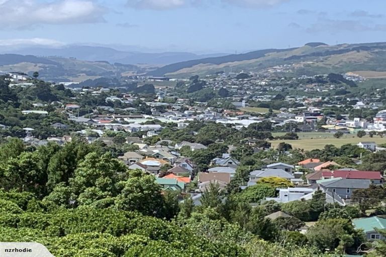 Photo of property in 14 Marjory Close, Broadmeadows, Wellington, 6035