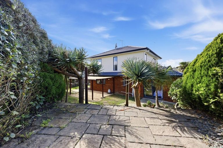 Photo of property in 35 Peninsula Road, Mangere, Auckland, 2022
