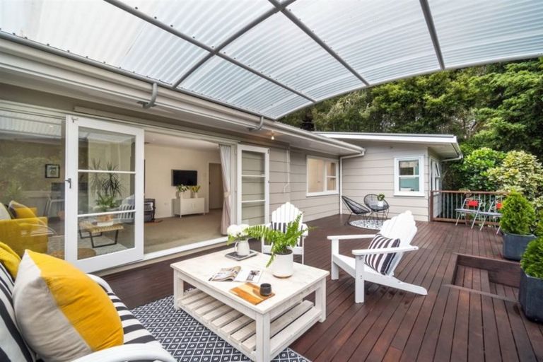 Photo of property in 1/72 Roseberry Avenue, Birkenhead, Auckland, 0626