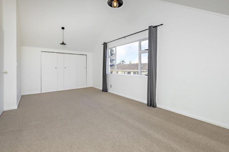 Photo of property in 2/47 Pah Road, Papatoetoe, Auckland, 2025